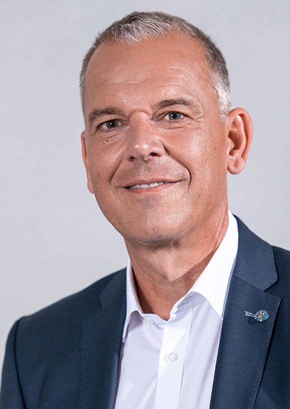 Steffen Vogl - CEO 